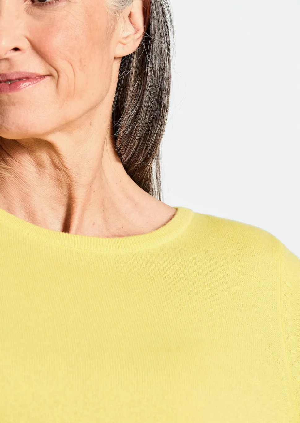 Kaschmirpullover mit U-Boot Ausschnitt