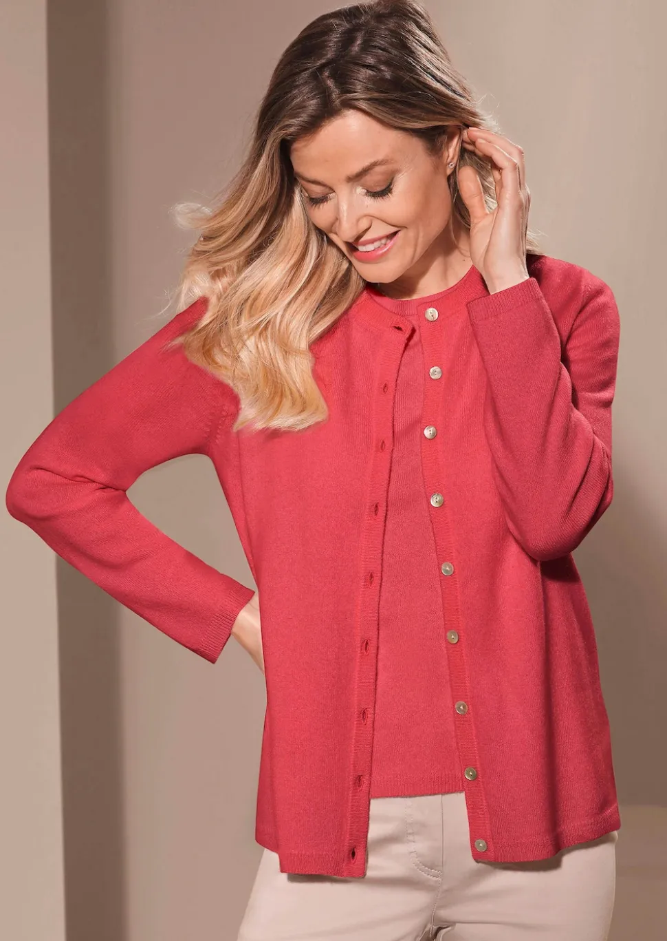 Kaschmirstrickjacke mit Rundhalsausschnitt