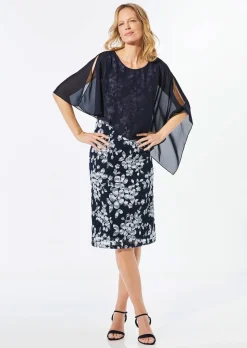 Kleid aus eleganter Spitze mit Chiffonüberwurf