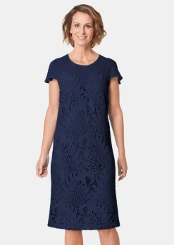 Kleid aus sommerlicher Spitze