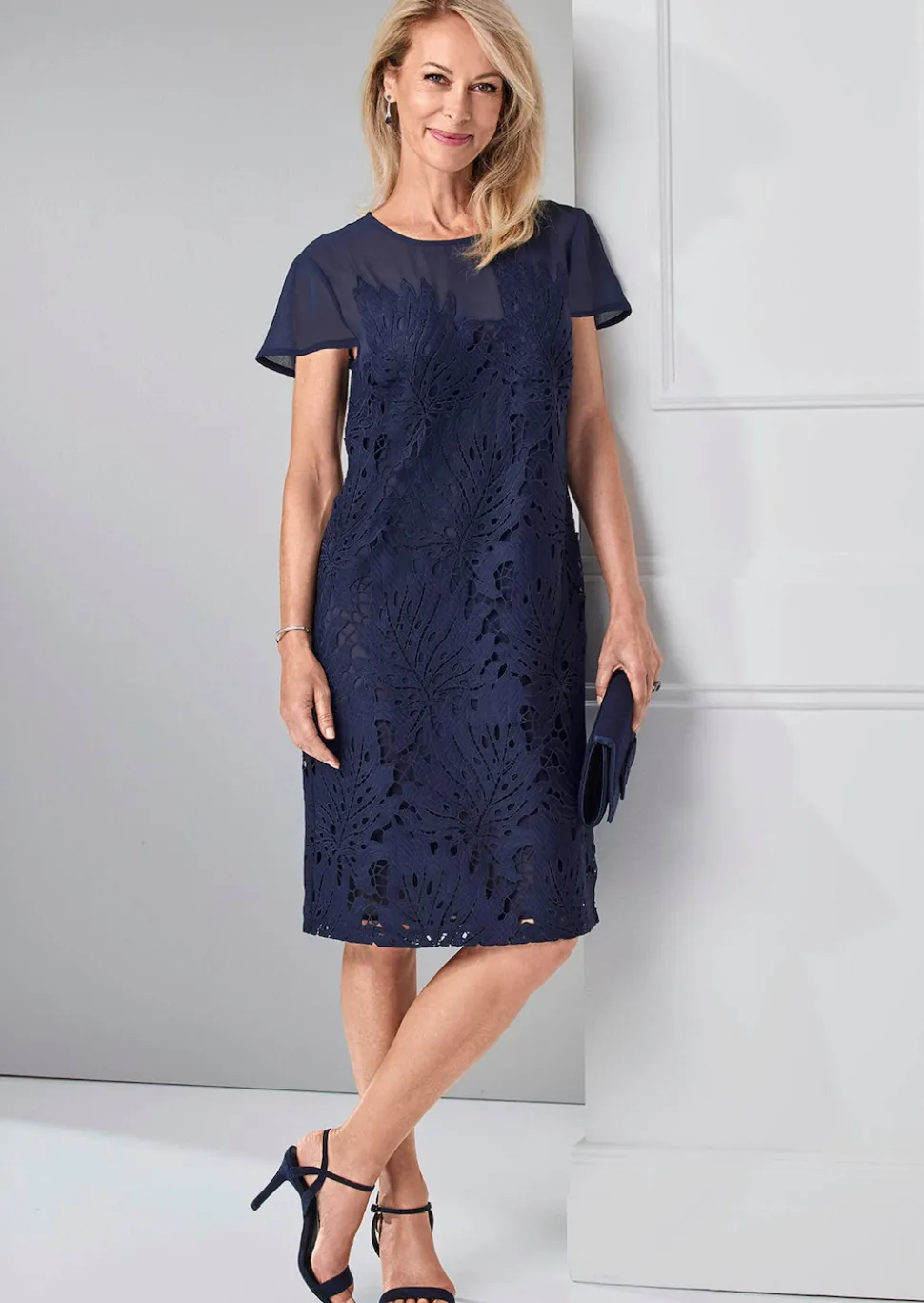 Kleid aus sommerlicher Spitze