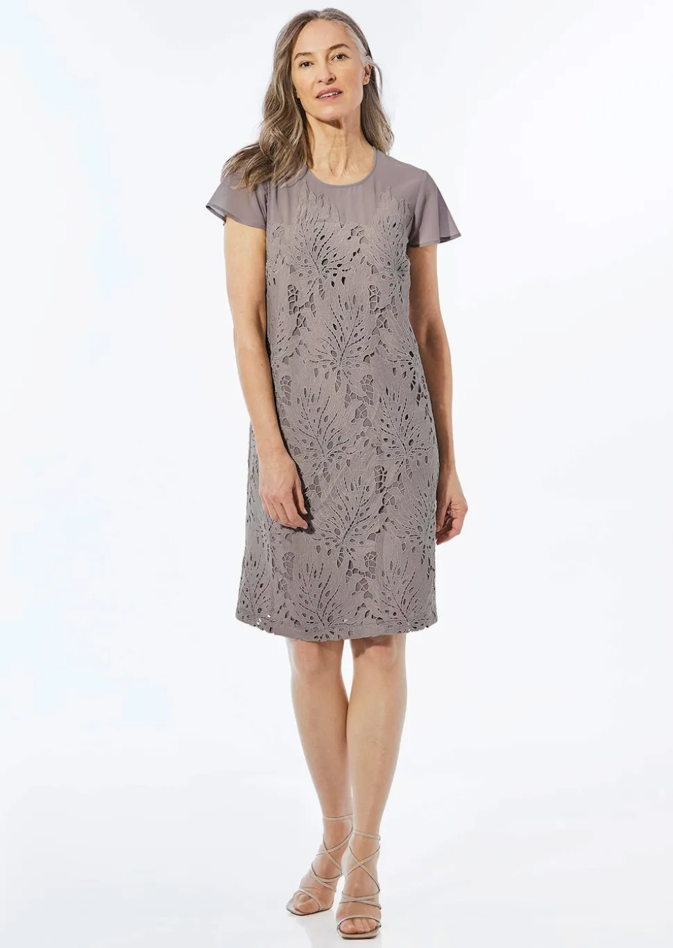 Kleid aus sommerlicher Spitze