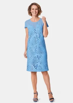 Kleid aus sommerlicher Spitze