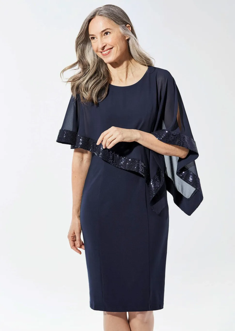 Kleid mit raffiniertem Chiffonüberwurf