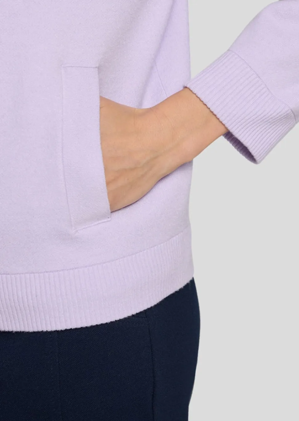 Legere Strickjacke mit Reißverschluss