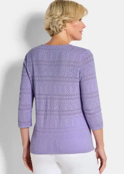 Leichter Strickpullover mit Ajourmuster