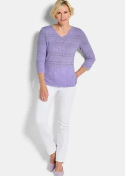 Leichter Strickpullover mit Ajourmuster