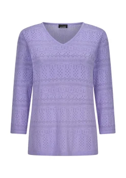 Leichter Strickpullover mit Ajourmuster