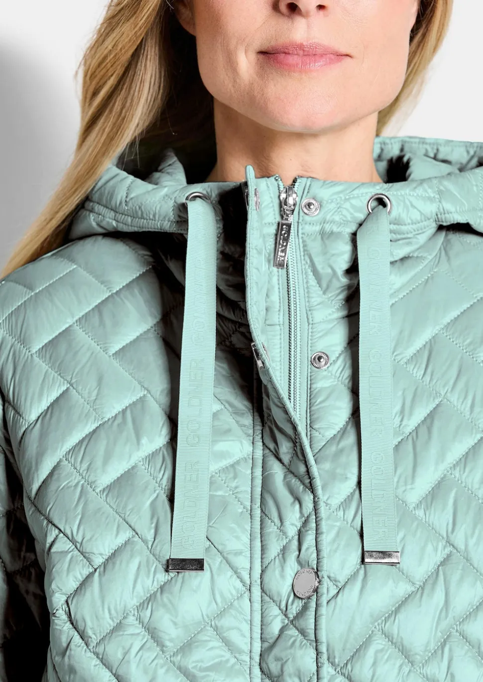 Leichte Steppjacke mit Kapuze