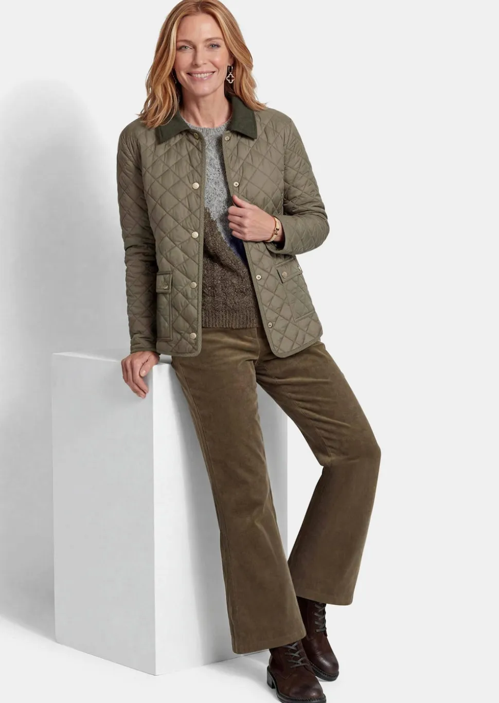 Leichte Steppjacke mit Kontrastkragen