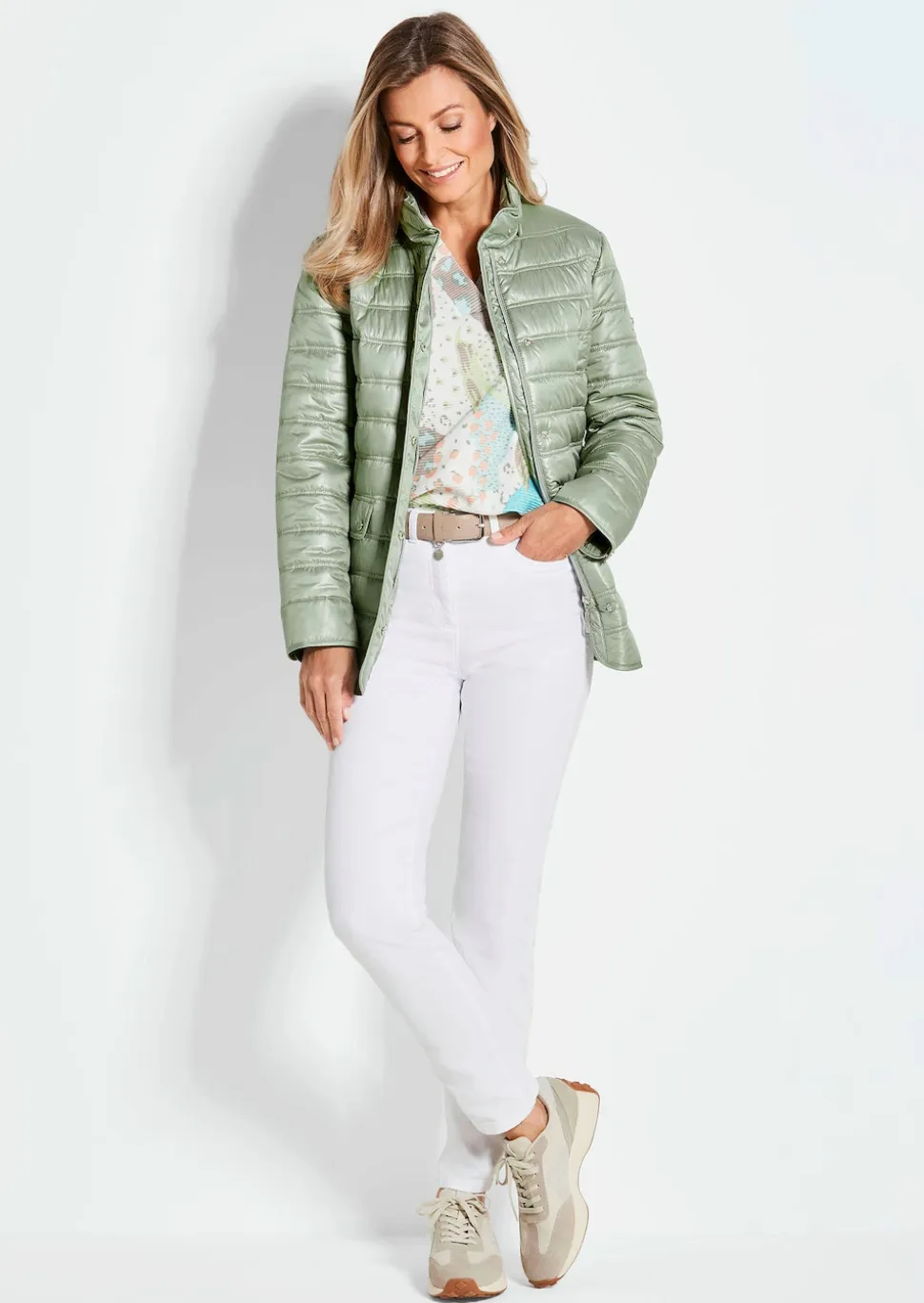 Leichte Steppjacke mit vielen Details