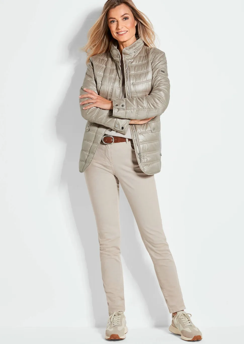 Leichte Steppjacke mit vielen Details