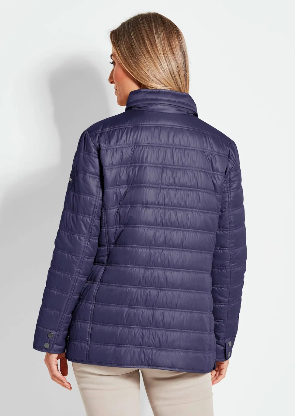Leichte Steppjacke mit vielen Details