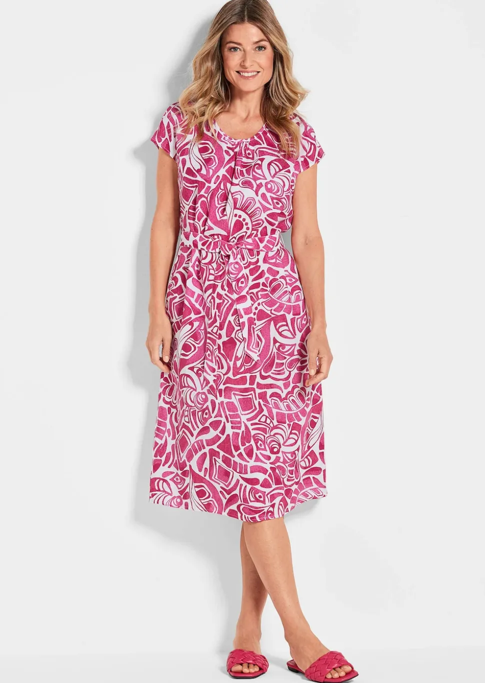 Leinenkleid mit Alloverdruck & Bindegürtel