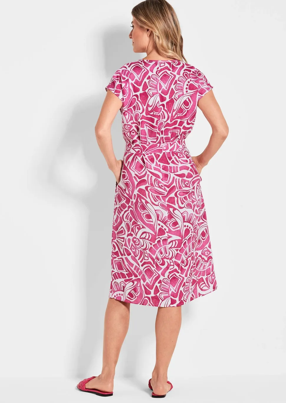 Leinenkleid mit Alloverdruck & Bindegürtel