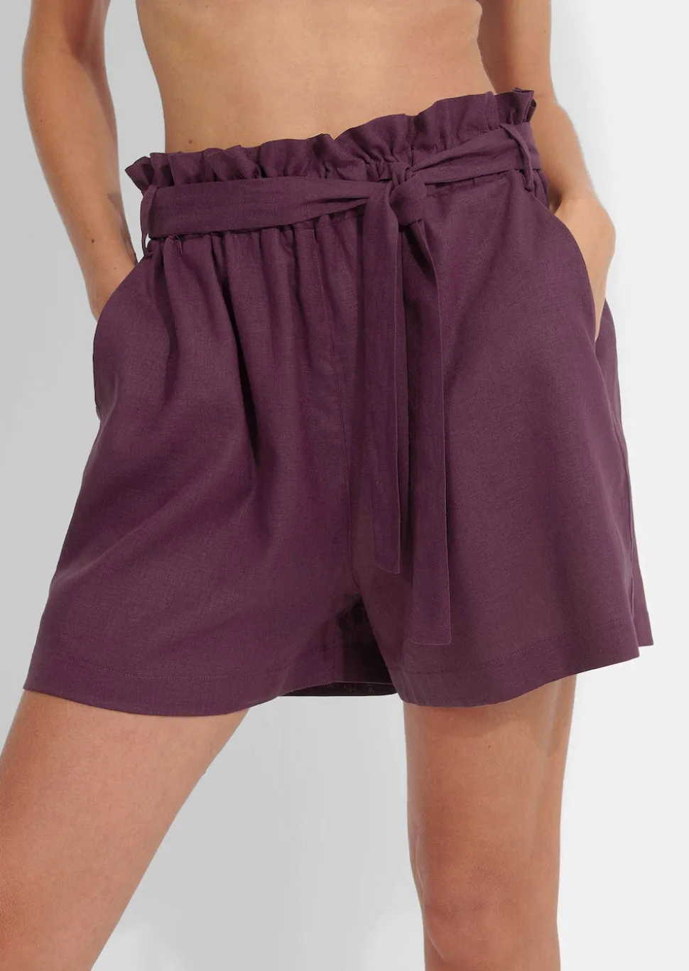Leinen-Shorts mit Bindegürtel