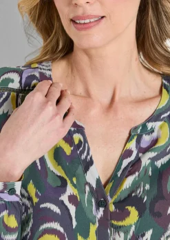 Luftige Bluse mit weiten Ärmeln