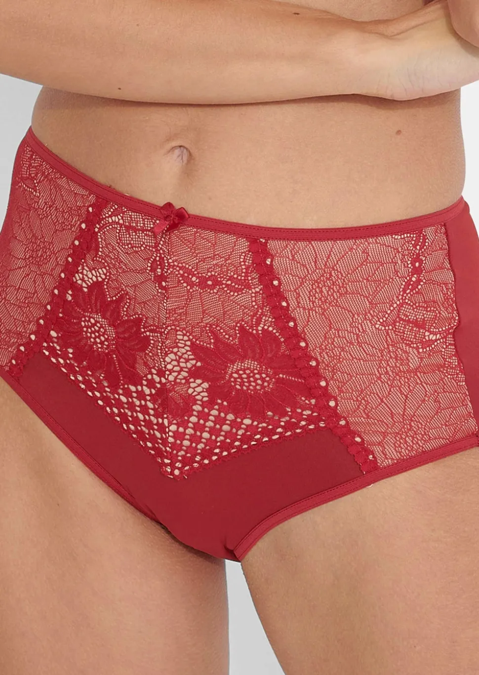 Maxislip aus Microfaser mit Spitze