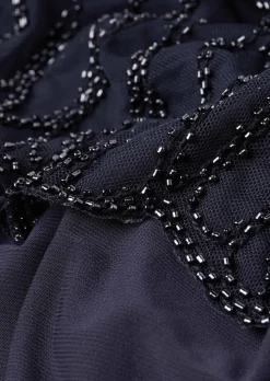 Mit Perlen besetztes Kleid