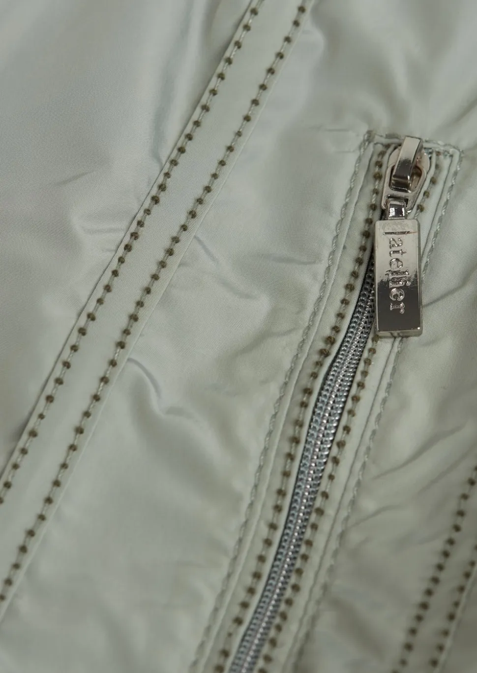 Modische Übergangsjacke