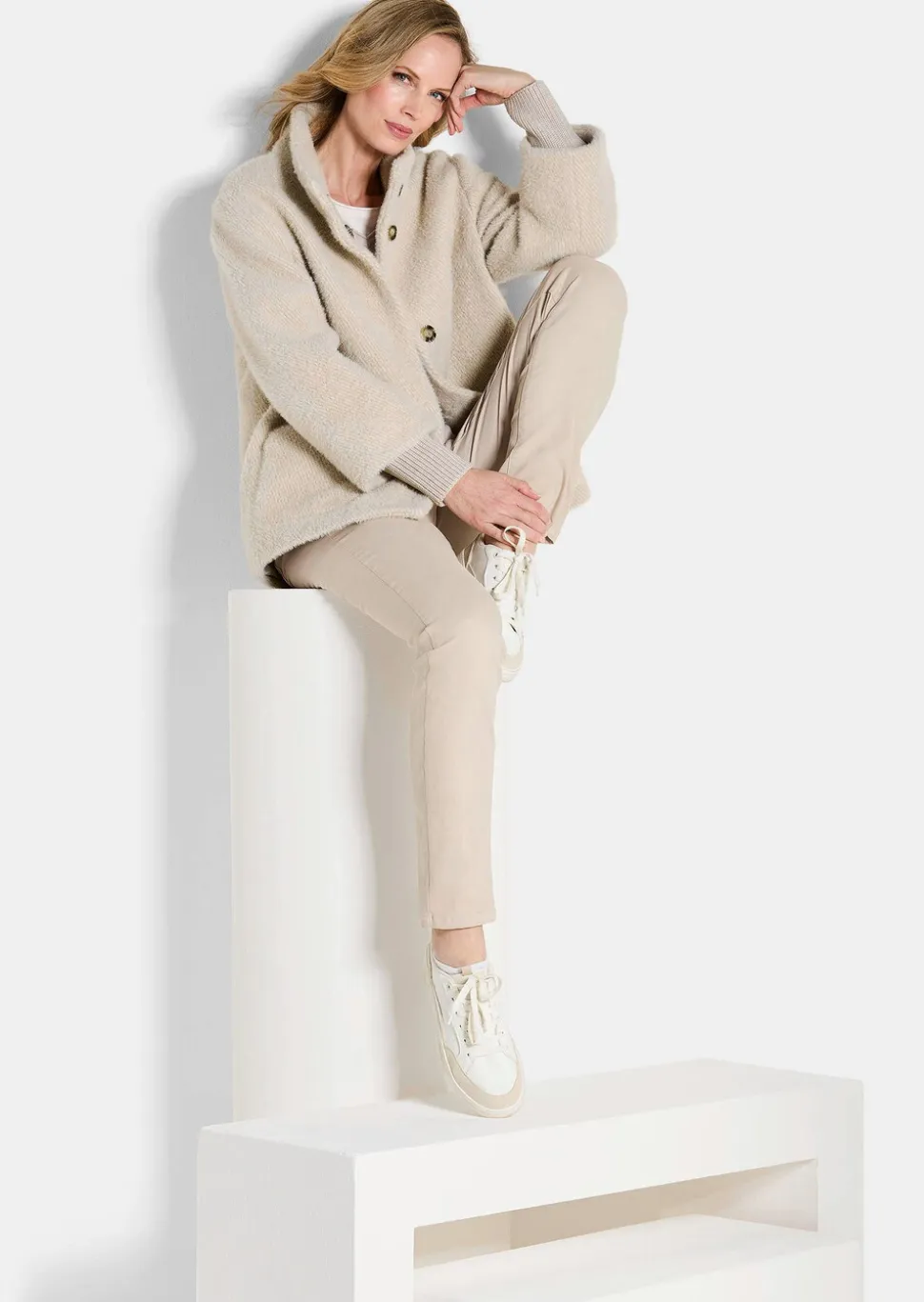 Modische Jacke mit Strickbündchen