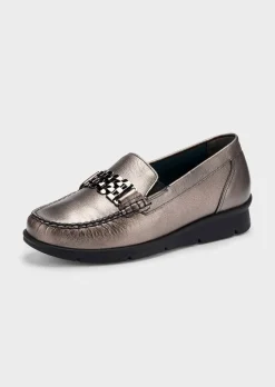Mokassins im Metallic-Look