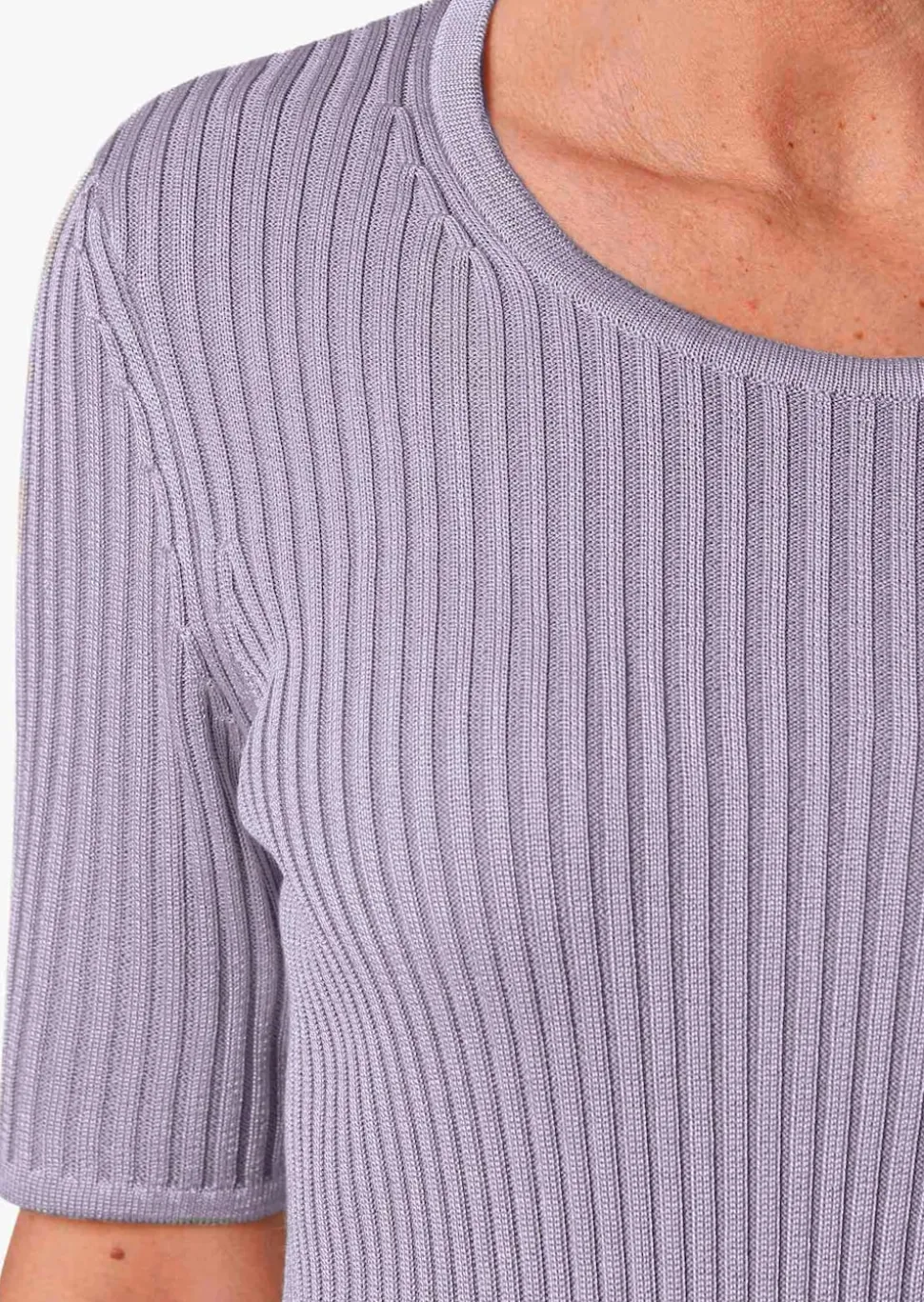 Pflegeleichter Pullover in hochwertiger Rippenstruktur