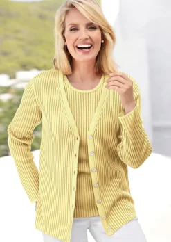 Pflegeleichte Strickjacke in hochwertiger Rippenstruktur