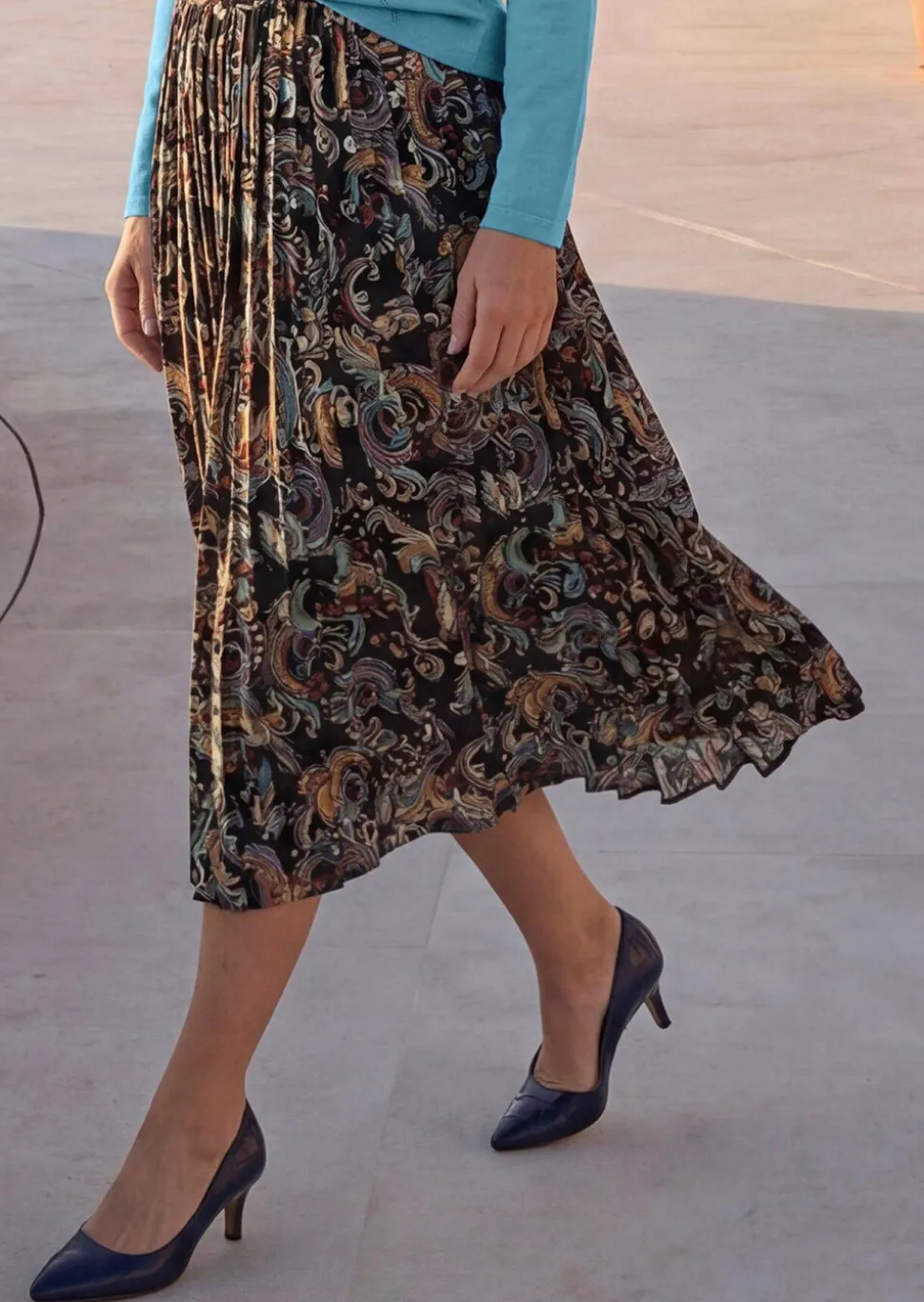 Plisseerock mit Paisley-Muster in Midi-Länge