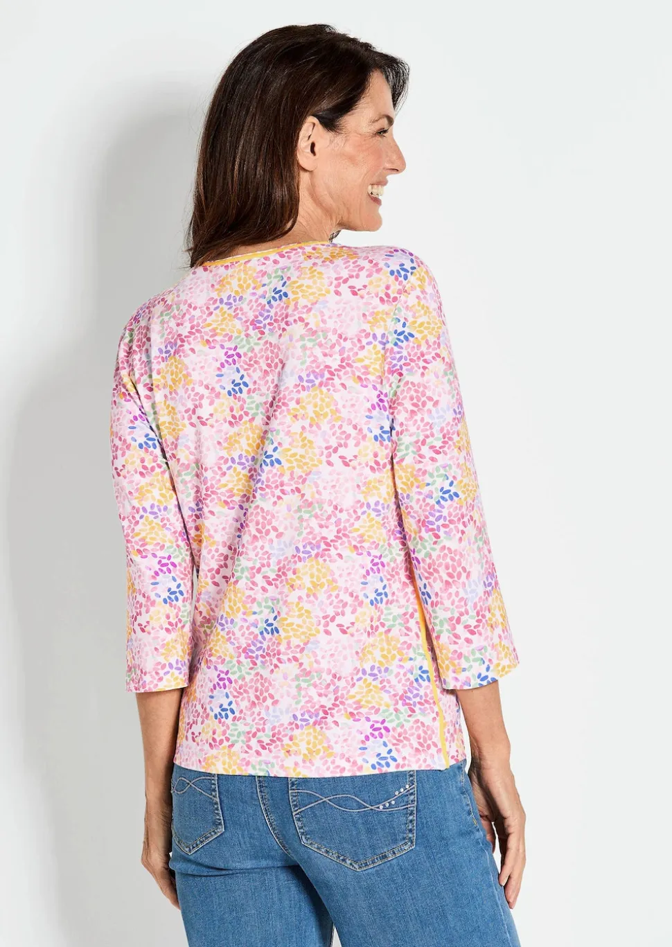 Printshirt in buntem Alloverprint