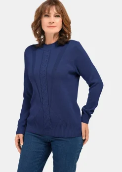 Pullover mit streckendem Zopfmuster