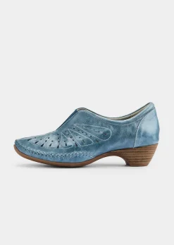Pumps aus perforiertem Leder