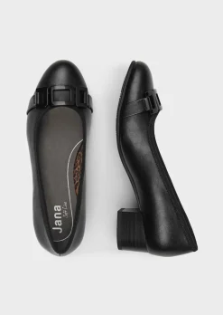 Pumps mit Zierschnalle
