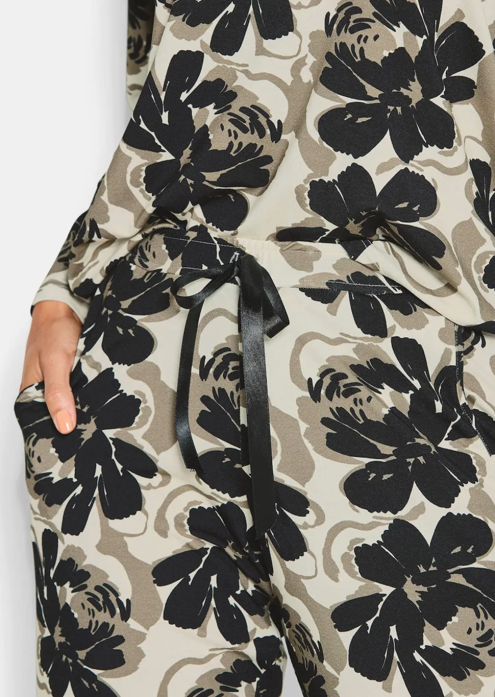 Pyjamahose mit Blumenmuster