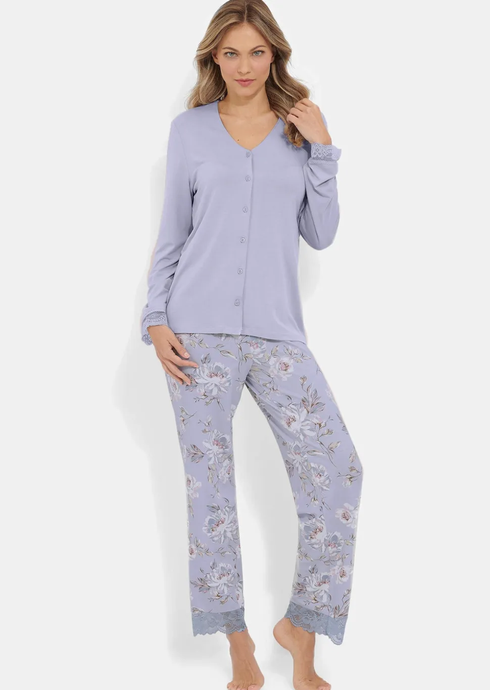 Pyjama mit Spitzendetails