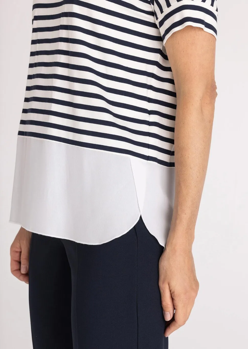 Ringelshirt mit angeschnittenem Saum