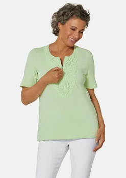 Rundhalsshirt mit Häkelspitze
