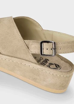 Sandale mit auswechselbarem Fußbett
