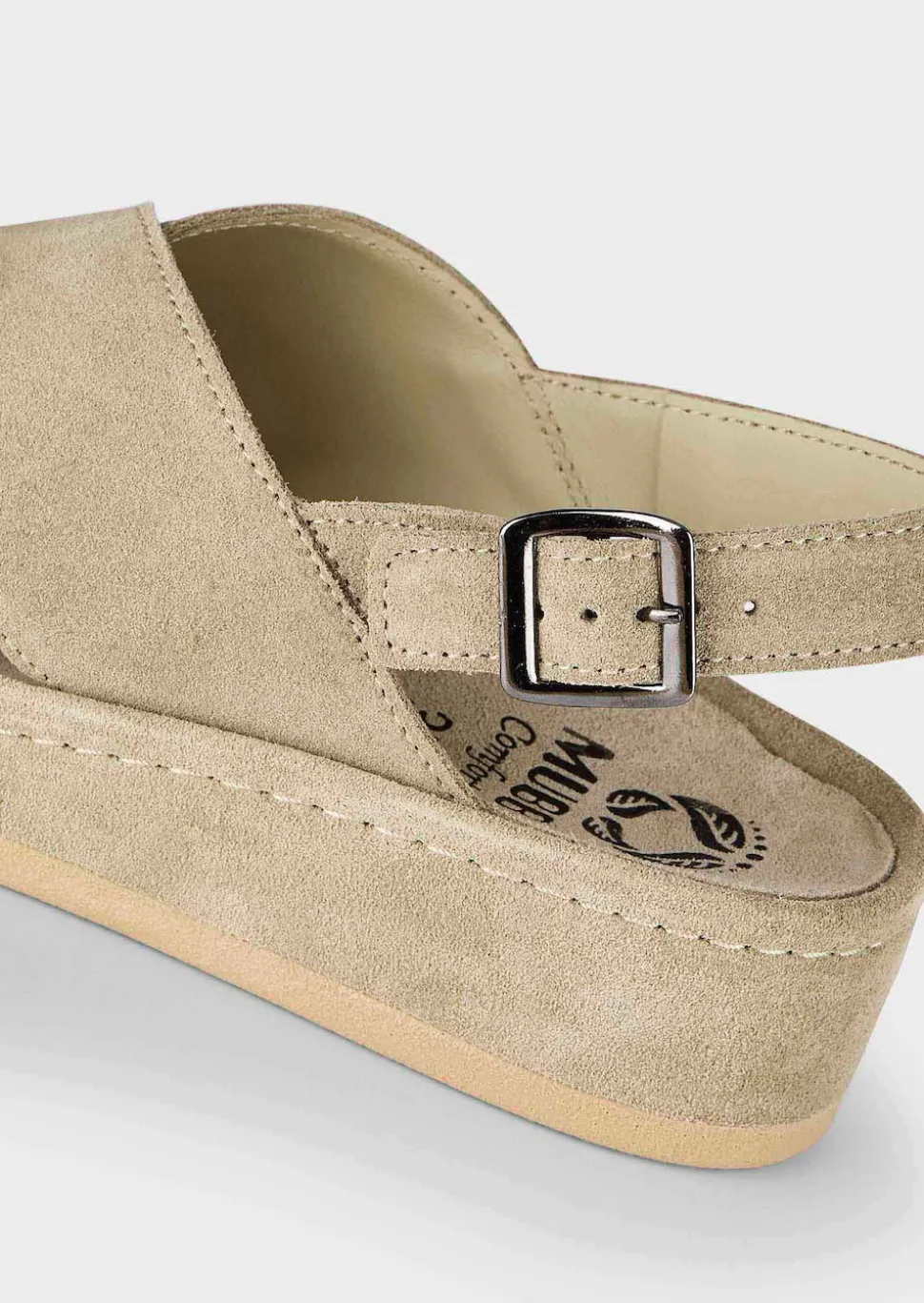 Sandale mit auswechselbarem Fußbett