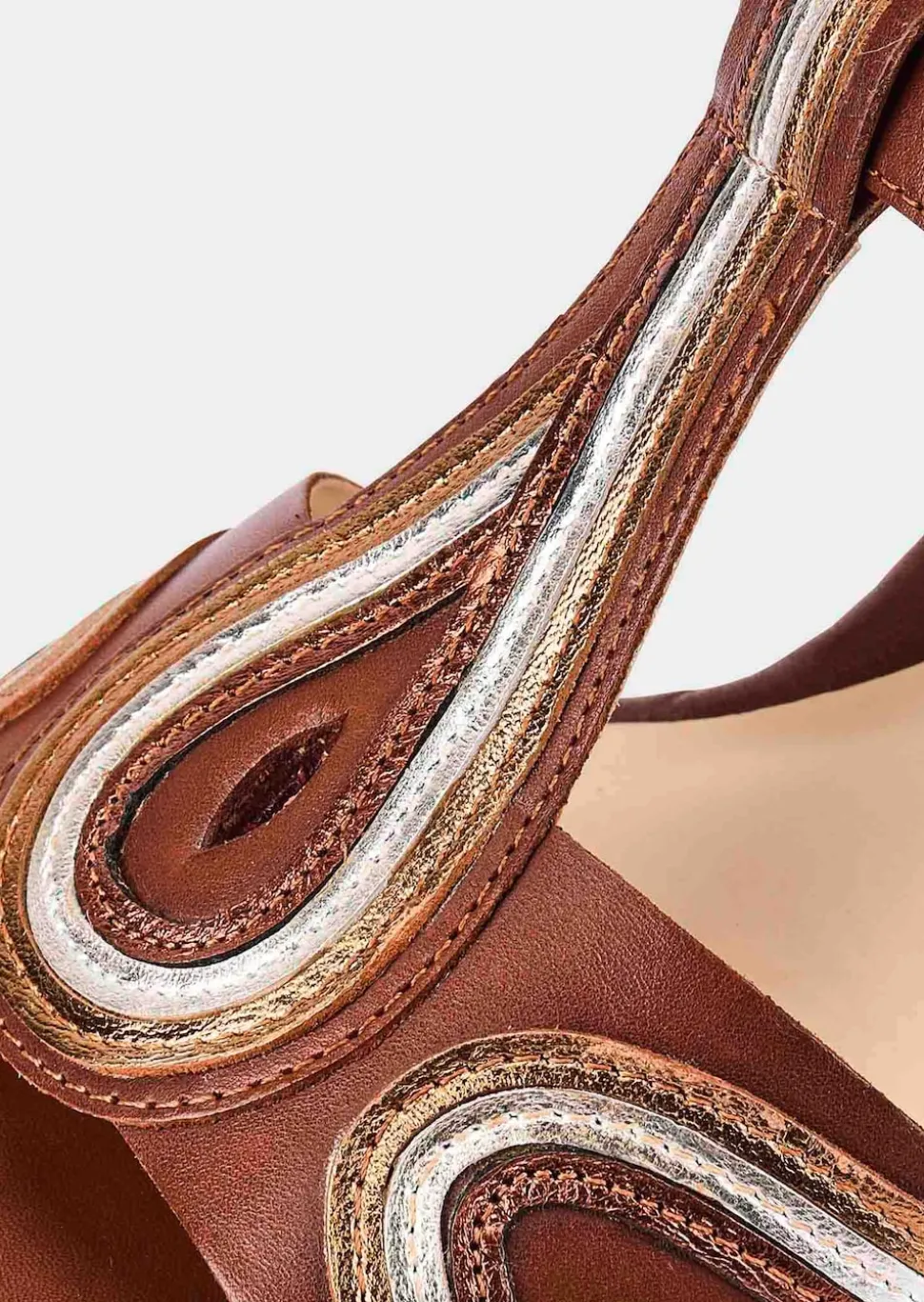 Sandalen aus Leder mit Keilabsatz