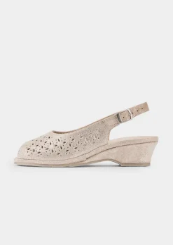 Sandalen aus perforiertem Leder
