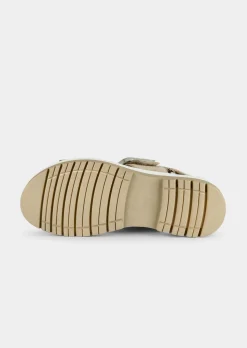 Sandalen mit dekorativer Zierschließe