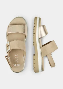 Sandalen mit dekorativer Zierschließe