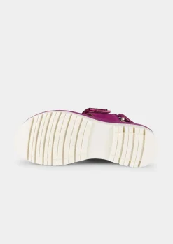 Sandalen mit dekorativer Zierschließe