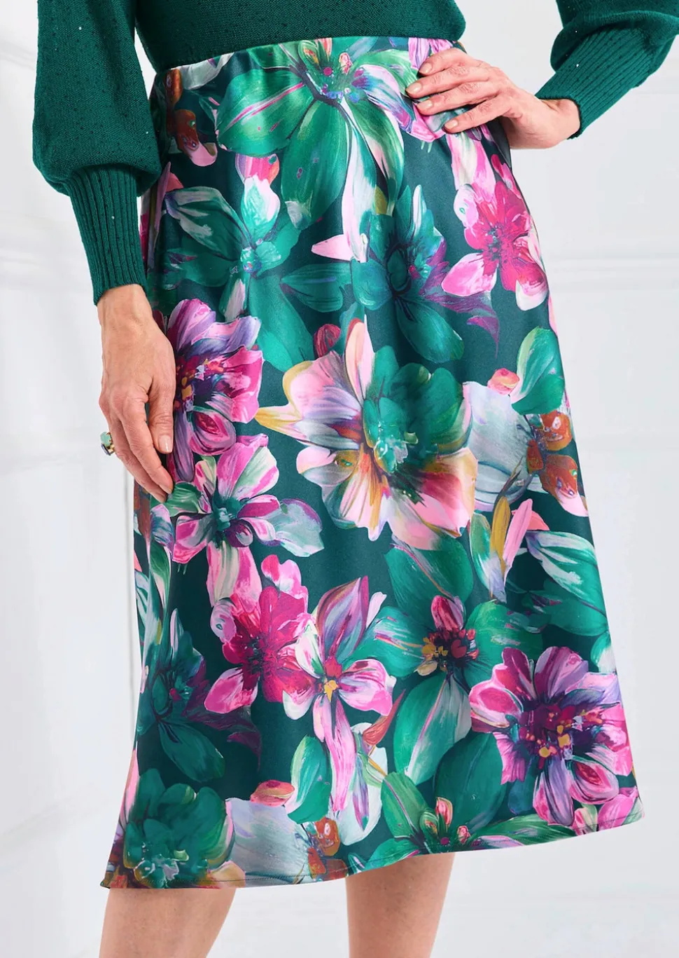 Satinrock mit Blumenmuster