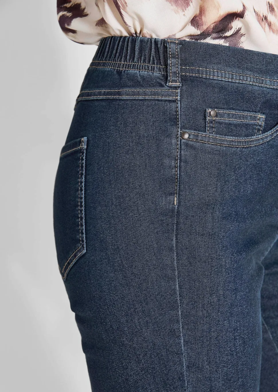 Schmale High-Stretch-Jeans LOUISA