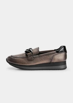 Slipper mit modischer Verzierung