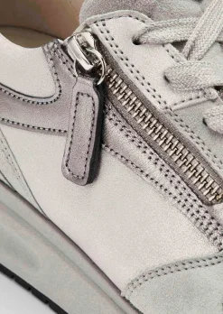 Sneaker aus hochwertigem Leder