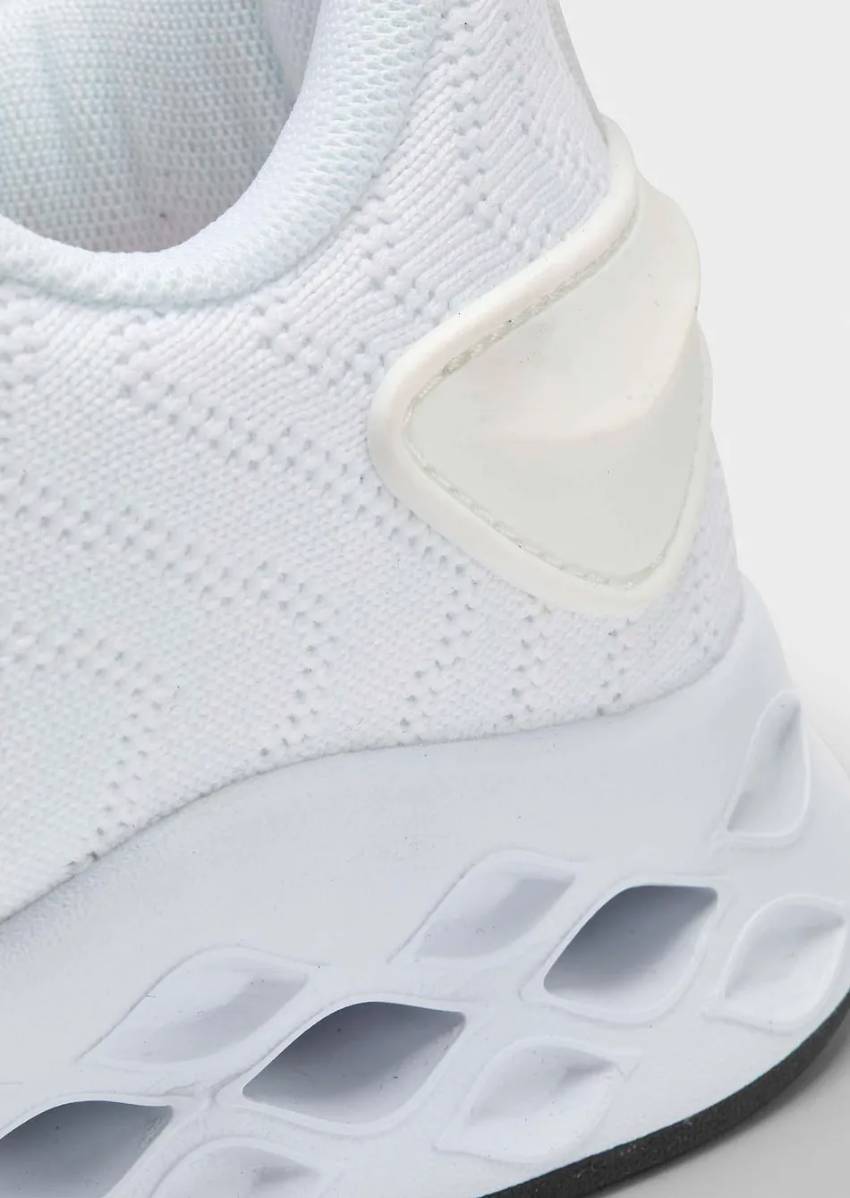 Sneaker aus Mesh mit Memory Foam
