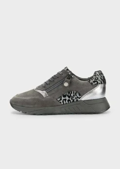 Sneaker aus Wildleder